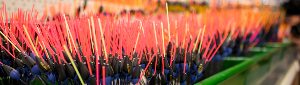 Veel dobber met een rode antenne