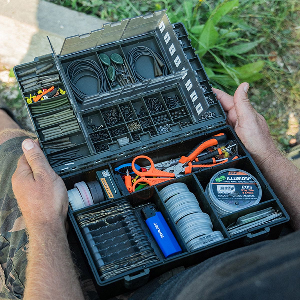 Fox EDGES "loaded" medium tackle box